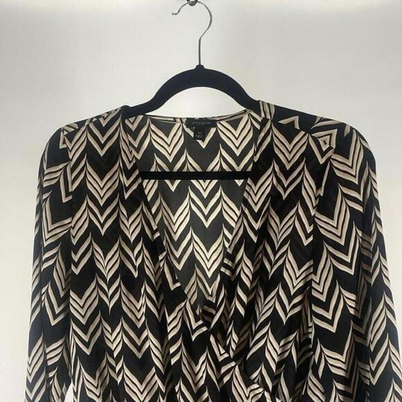 Chic Women's Chevron Print Blouse - Stylish & Comfortable - Picture 2 of 3